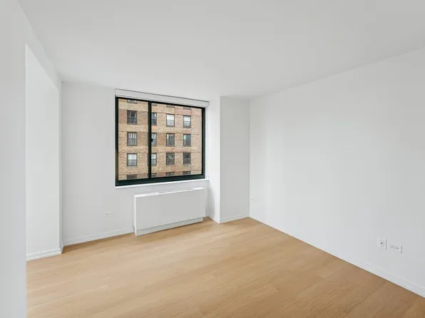 200 West 60th Street image 10 of 46