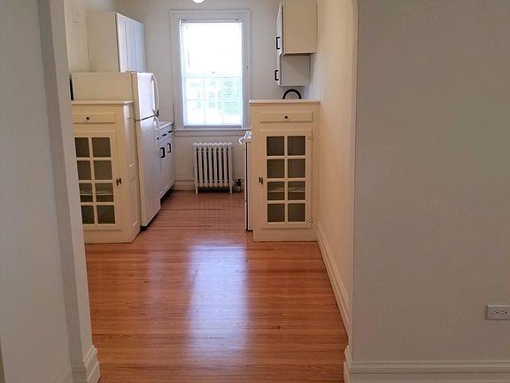 3rd image of 1 Holman St APT G