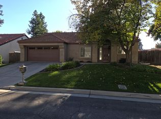 459 E Pebble Beach Dr, Fresno, CA 93730