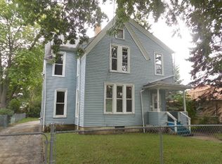 559 Saint John St, Elgin, IL