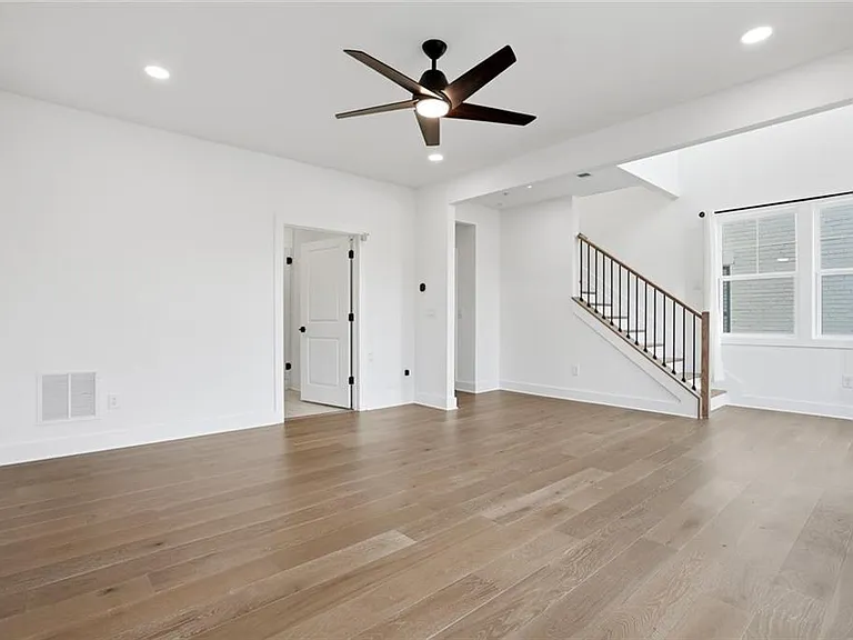 2042 Juliette Ave — Photo 4