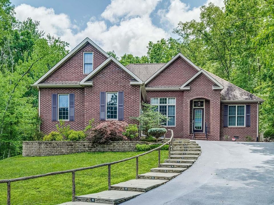 1st image of 562 Forest Dr