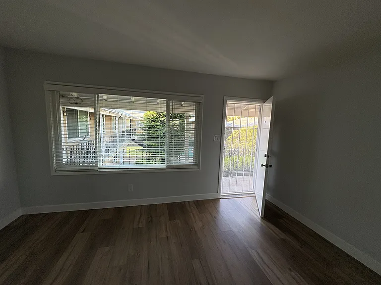 1112 S Atlantic Blvd #W — Photo 27