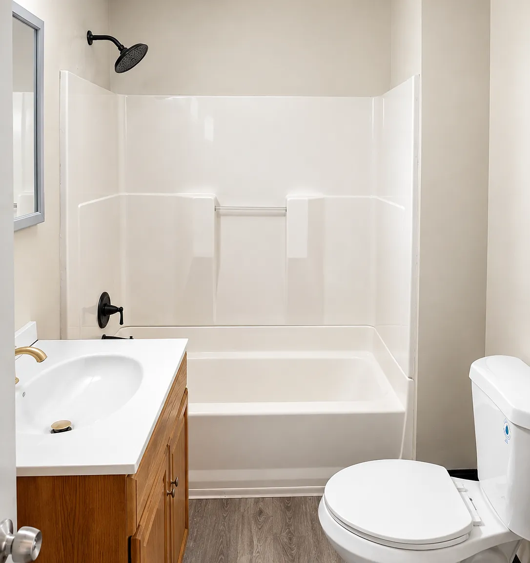 2 bed, 1.0 bath, 1100 sqft, $1,250 — Photo 3