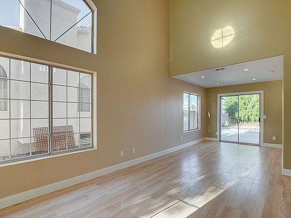 3rd image of 4454 Bertram Ln