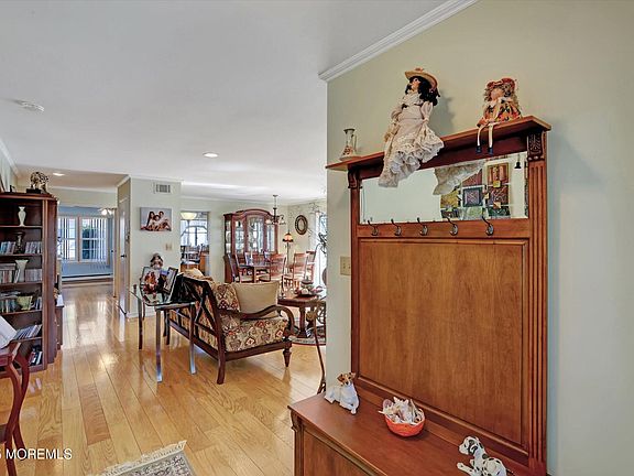 5th image of 546A Norwich Court
