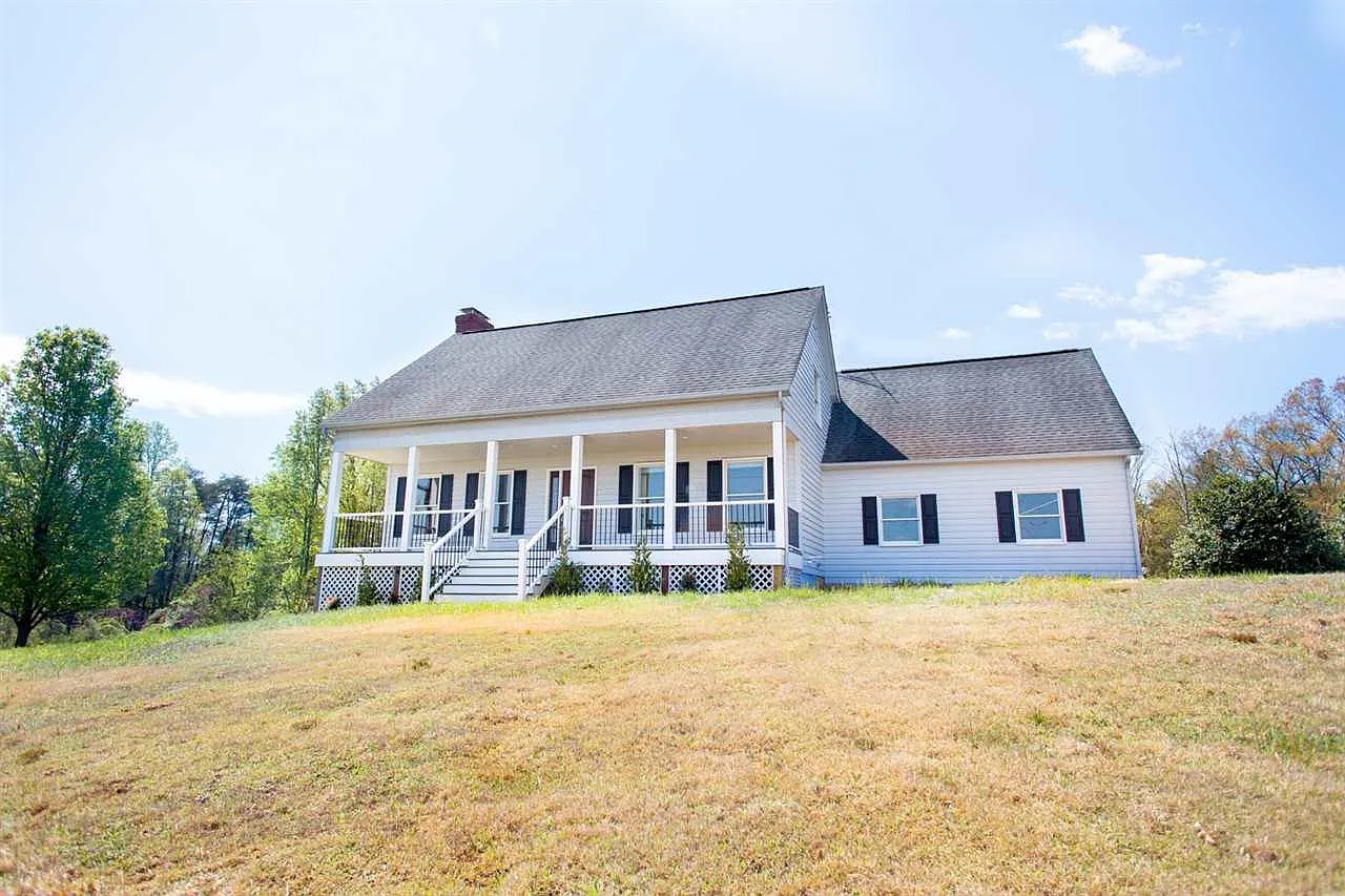 2800 Cindy Ln photo 1