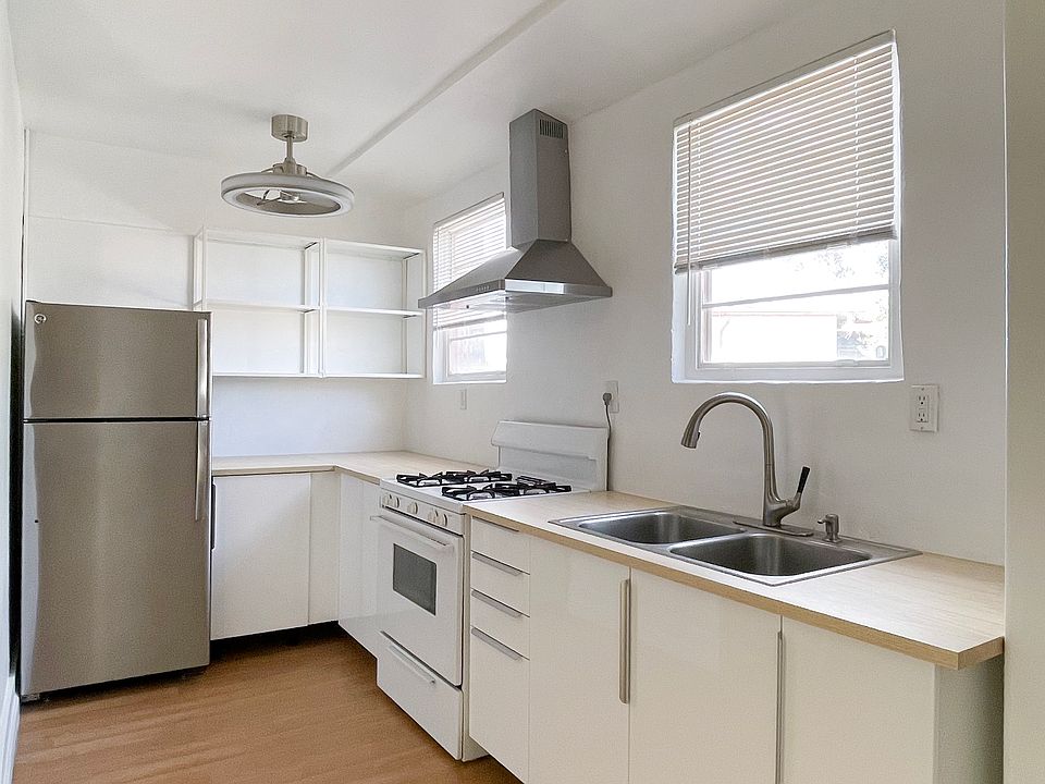 1st image of 1326 W Grand Ave APT 2