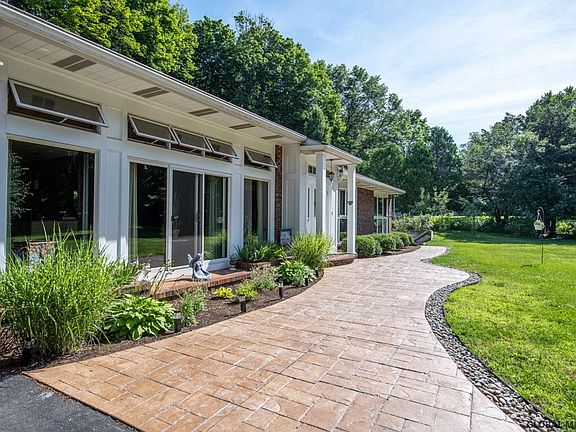 4th image of 47 Fiddlers Ln