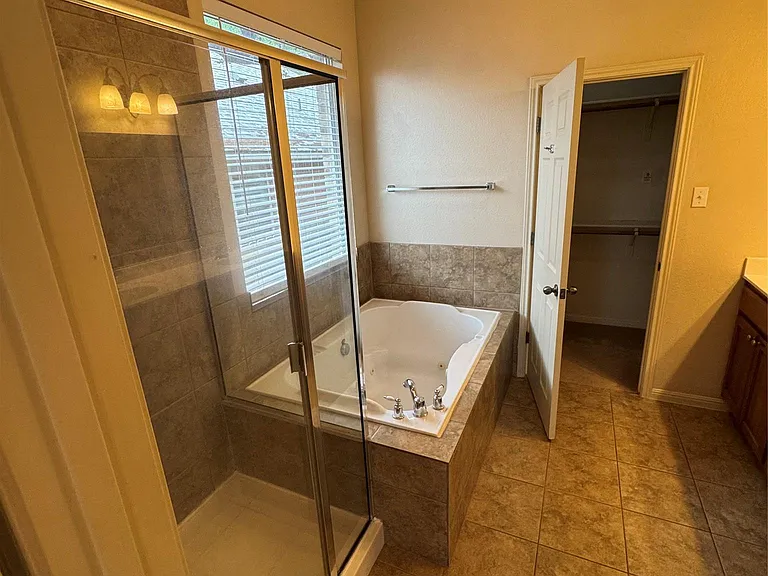 12401 Central Park Dr — Photo 10