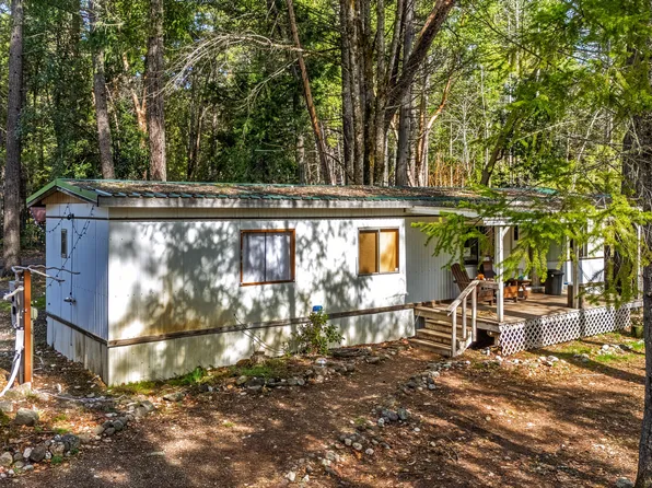9439 Holland Loop Rd, Cave Junction, OR 97523