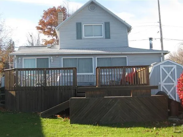 1640 Round Lake Hwy, Manitou Beach, MI 49253