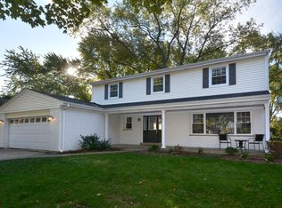 1517 E Wing St, Arlington Heights, IL