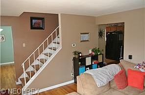 5th image of 867 Eaton Ave