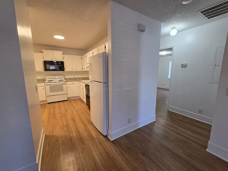 1034 Jessamine Trl — Photo 5