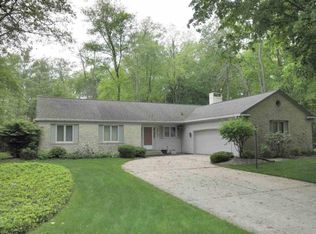 2417 S Stonebridge Rd, Warsaw, IN 46580