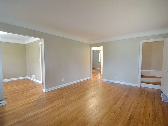 3rd image of 1364 Collinsdale Ave