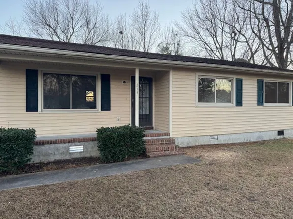 215 Webb Blvd, Havelock, NC 28532