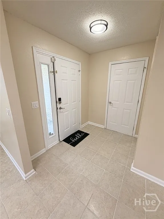 3 bed, 2.0 bath, 1679 sqft, $2,000 — Photo 3