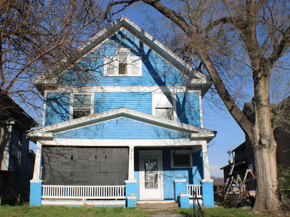 217 SW Tyler St, Topeka, KS 66603