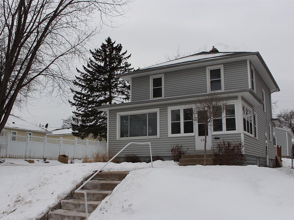 1st image of 126 11th Ave S