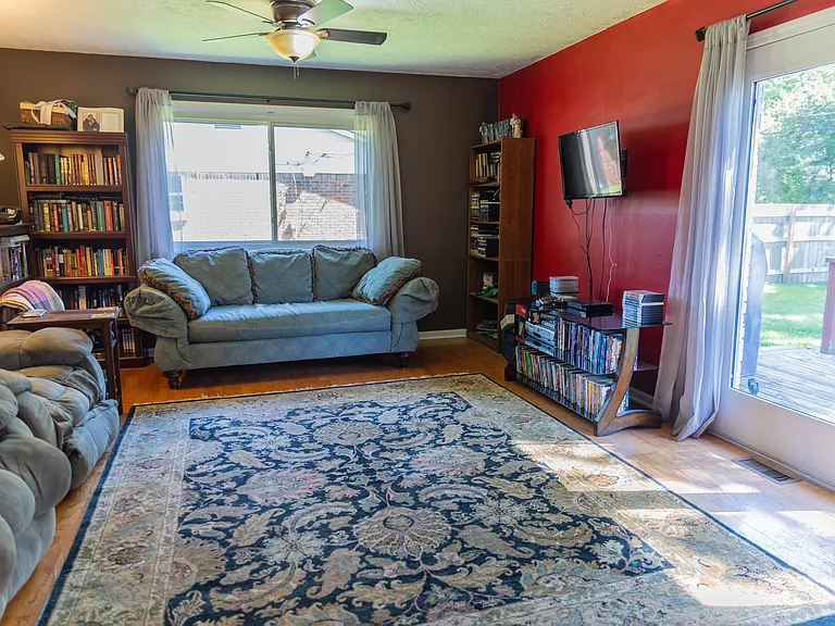 4947 Lincoln Rd — Photo 15