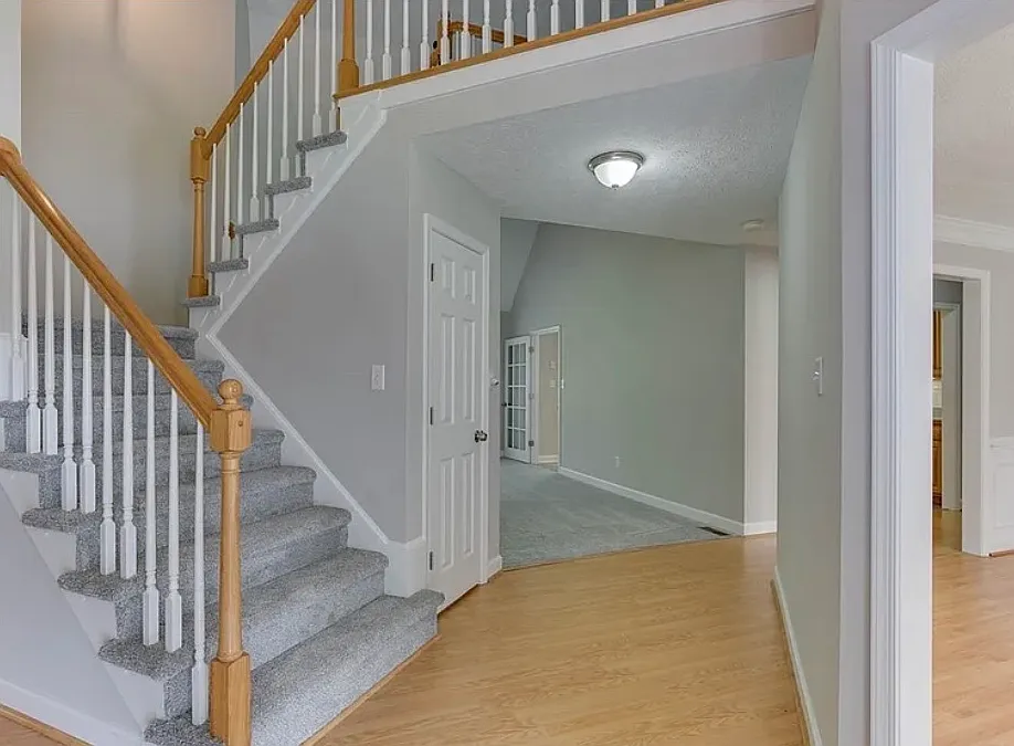4 bed, 3000 sqft, $3,500 — Photo 2
