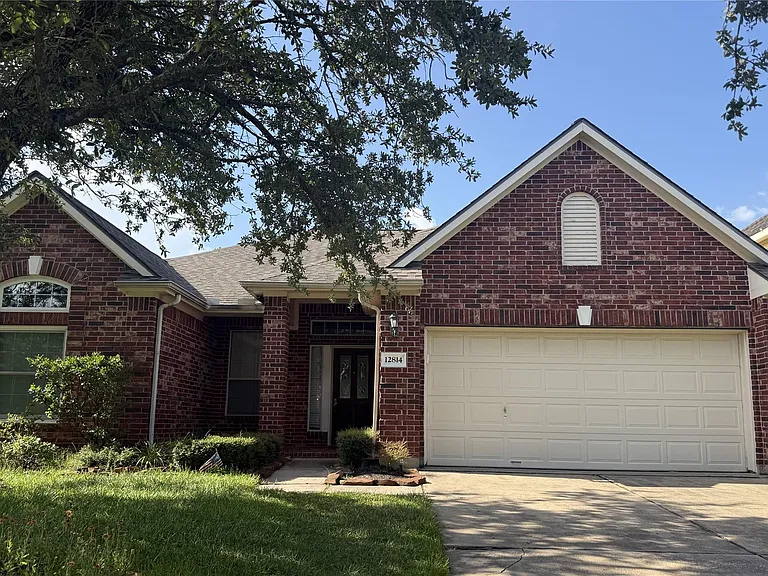 12814 Carriage Glen Dr — Photo 1