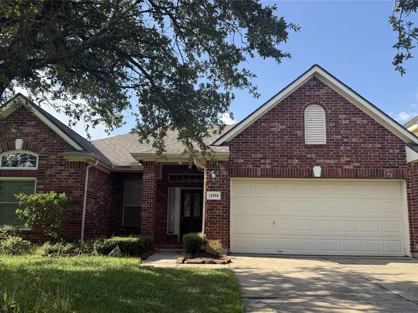 12814 Carriage Glen Dr, Tomball, TX 77377