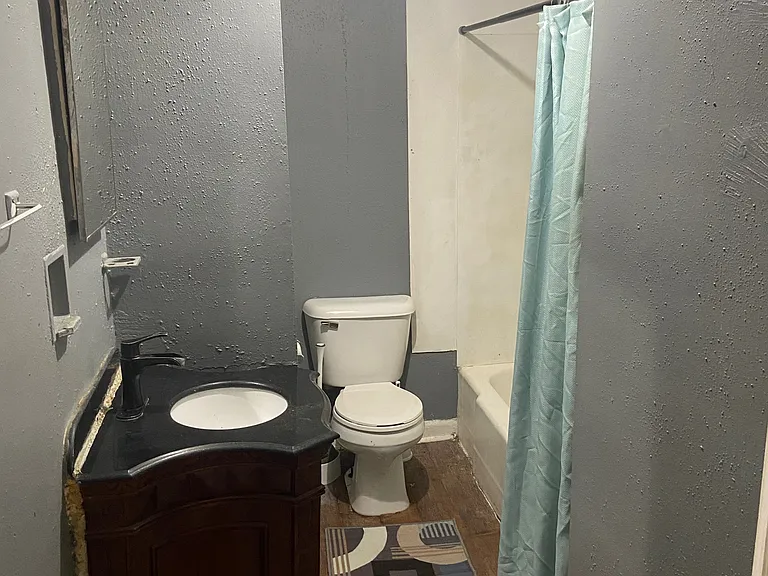 2926 Francis St #5 — Photo 4