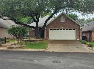 109 Kingston Dr, Woodway, TX 76712