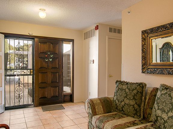 3rd image of 4405 Andrew Dr NE