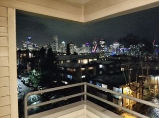 607 E Harrison St APT 401, Seattle, WA 98102