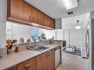816 NW 11th St, Miami, FL 33136