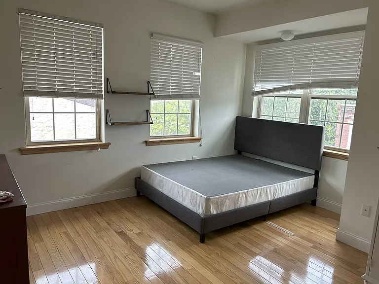 1601 W Stiles St #3A — Photo 9