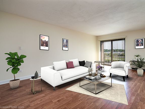 2nd image of 5600 Astor Ln Unit 307