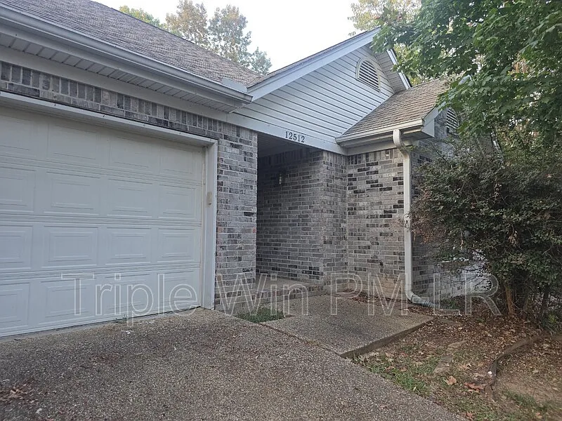 3 bed, 2.0 bath, 1693 sqft, $1,950 — Photo 3