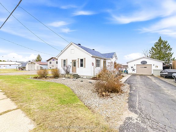 2nd image of 48 Lacroix Bay Rd