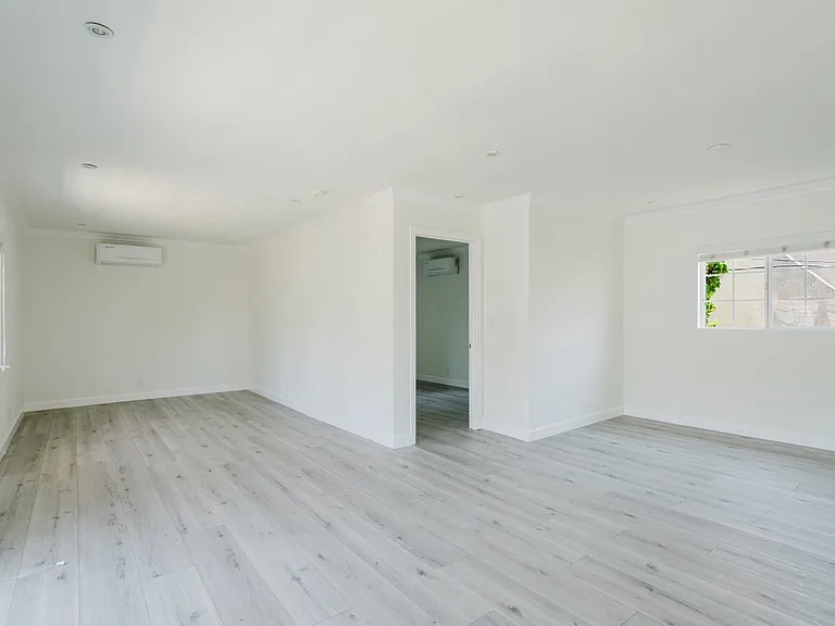 408 Spencer St #D — Photo 8