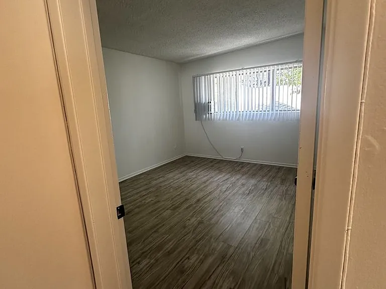 1156 Alameda Ave — Photo 17