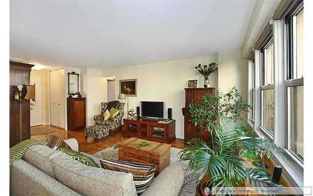 Rented by Bond New York | media 11