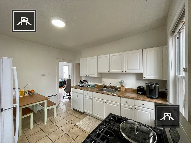 164 Kelton St #3 — Photo 6