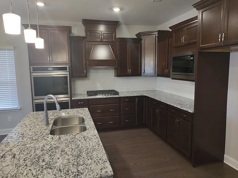 1137 Crisp Spring Dr — Photo 7
