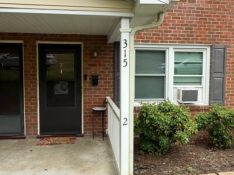 315 Richfield Ave #2 — Photo 2