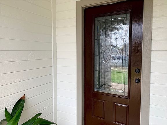 2nd image of 1814 Southcreek Dr