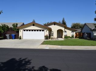 223 Caesar Ave, Clovis, CA 93612