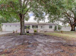 2350 Leslee Lake Dr N, Saint Petersburg, FL 33713
