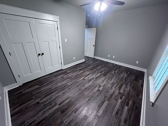 3rd image of 206 Bridgewood Dr