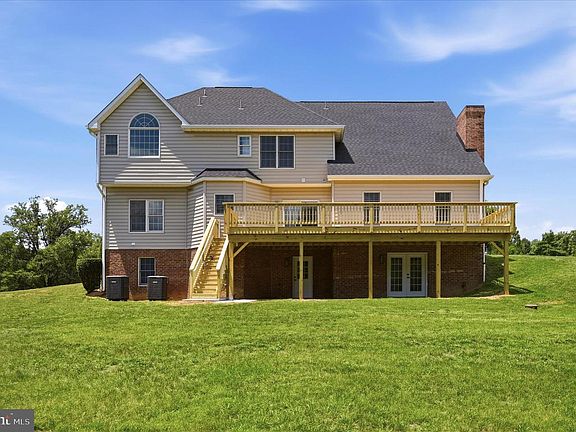 3rd image of 86 Eastland Dr