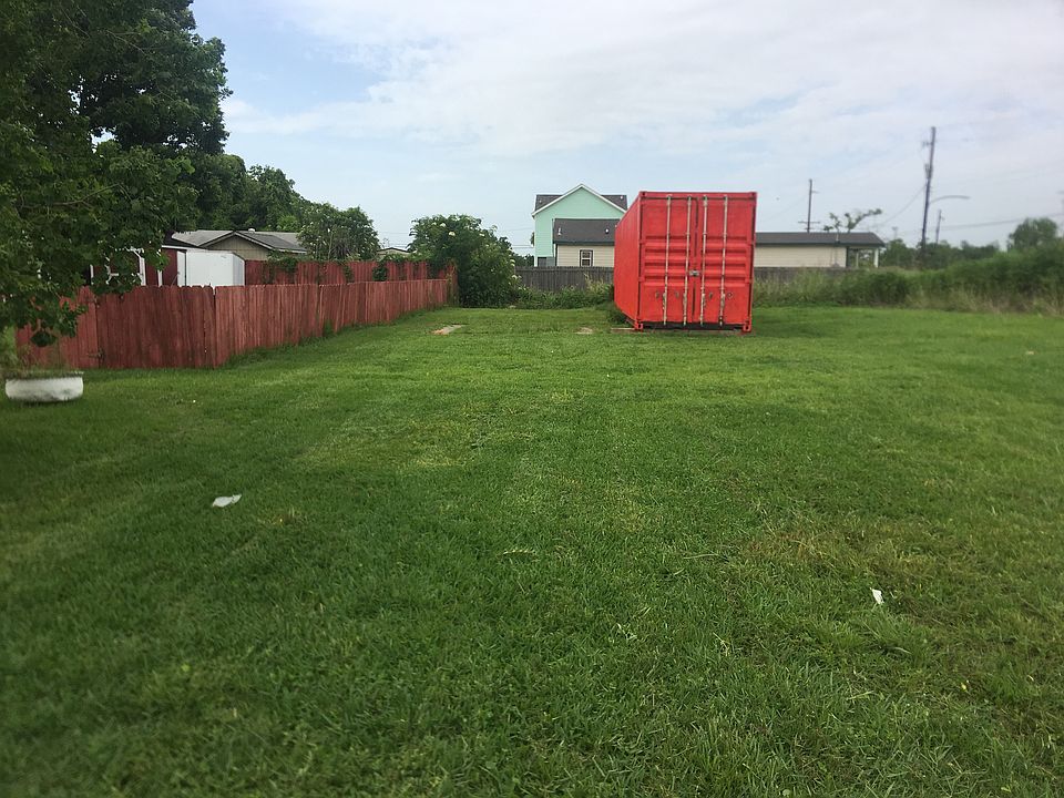 2nd image of 6023 N Galvez St